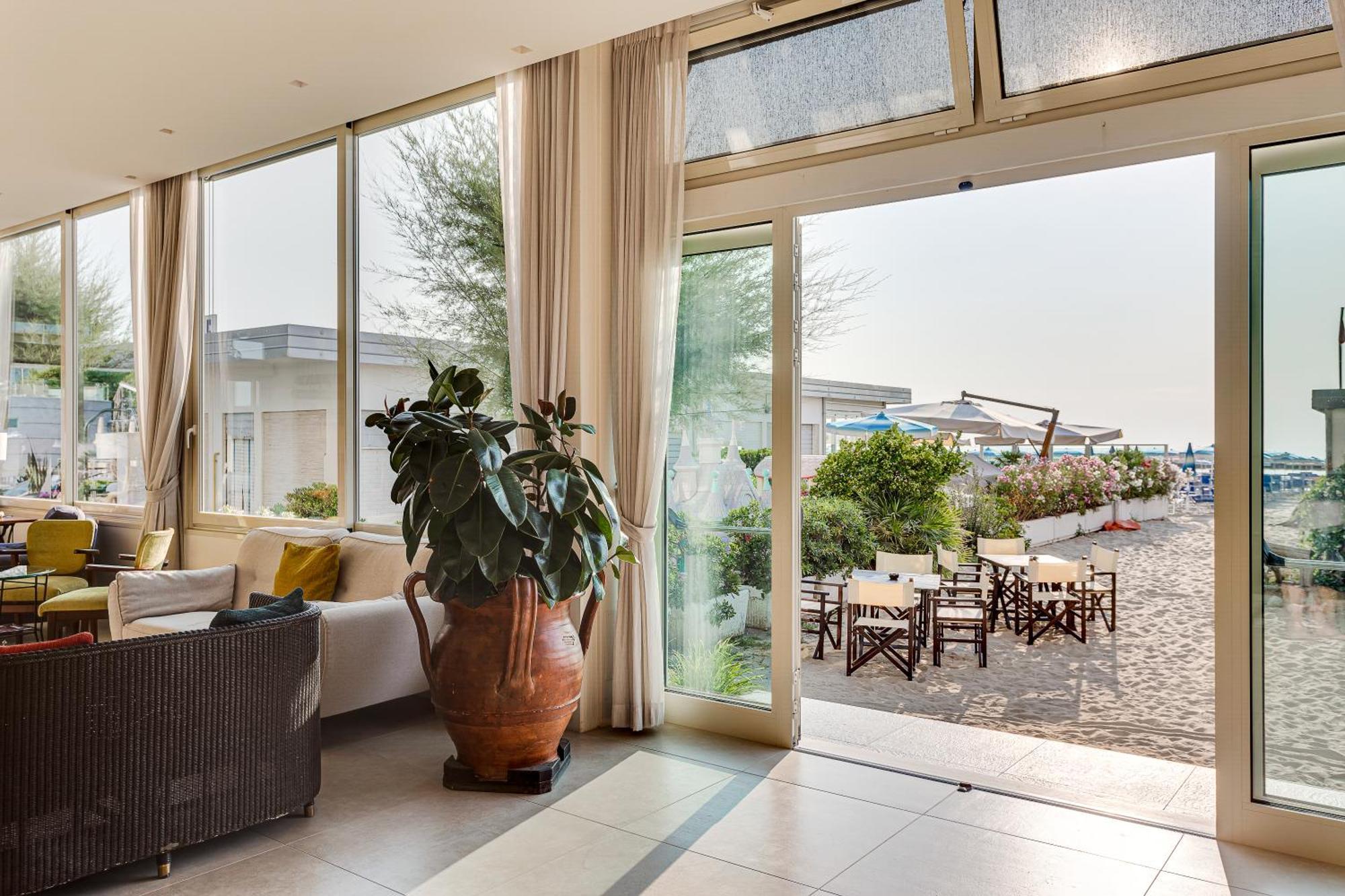 Hotel Caesar Lido Di Savio Eksteriør billede